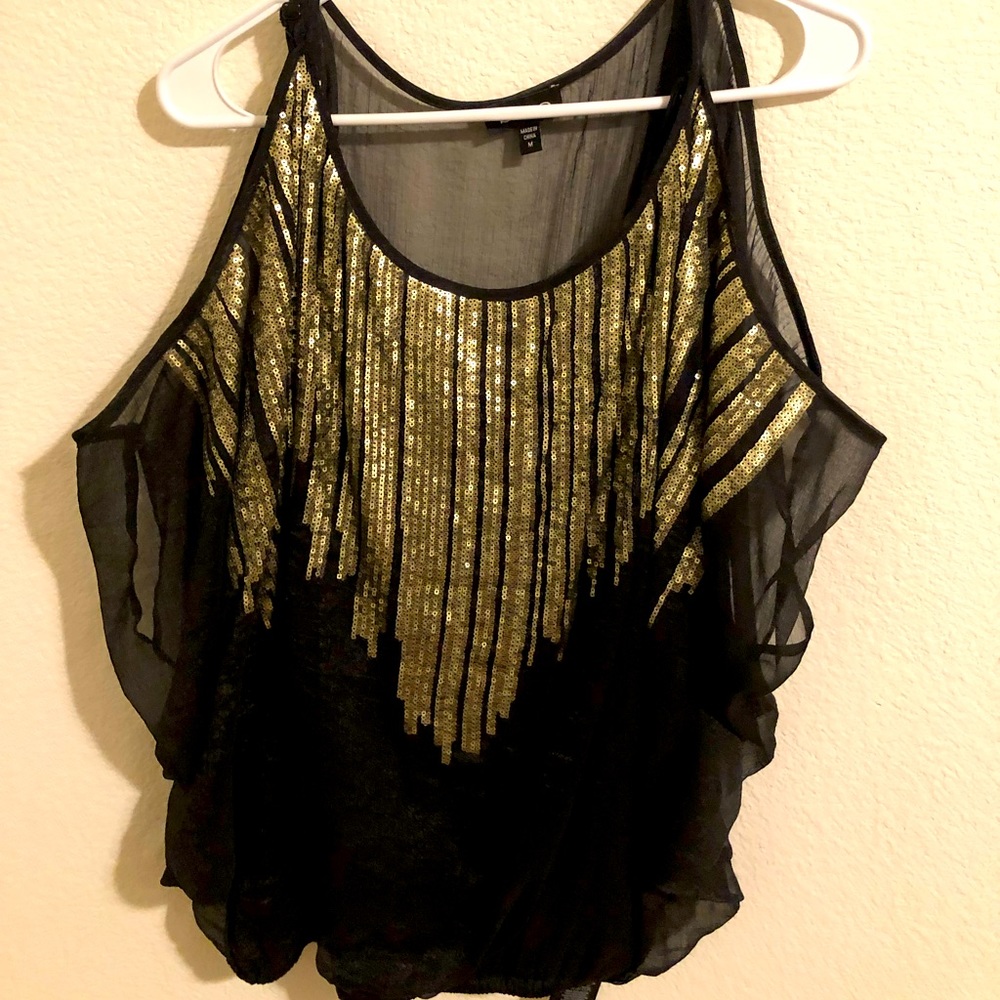 Bebe open shoulder dolman sleeve black and gold sequin top. Flattering Size M